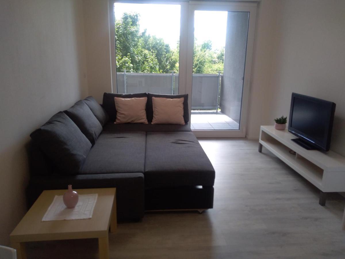 Apartman U Parku Apartment Hodonin Exterior photo